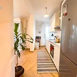 Apartment Cappello 9 Tirabora Short Rent
