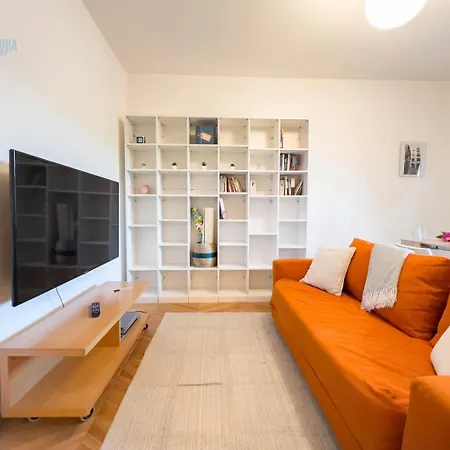 Cappello 9 Tirabora Short Rent Триест