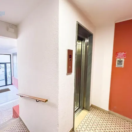 Cappello 9 Tirabora Short Rent * Triëst